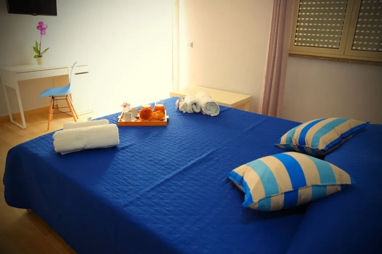 Standard Triple room with balcony and with partial sea view