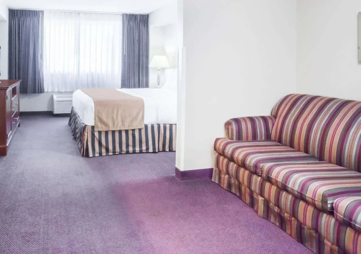 Clarion Inn
