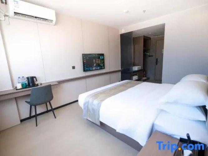 Standard Double room with city view