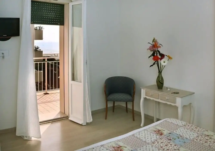 Standard Twin room with balcony