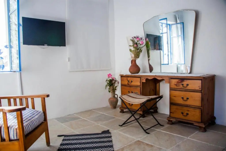 Cecilias Courtyard