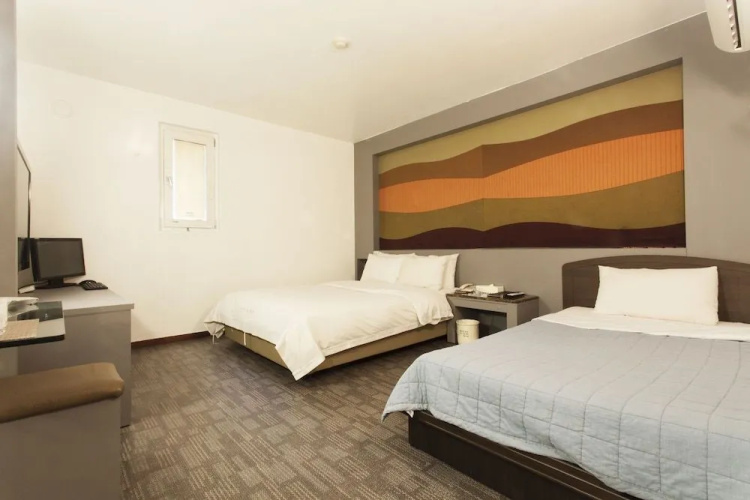 A-NA Hotel