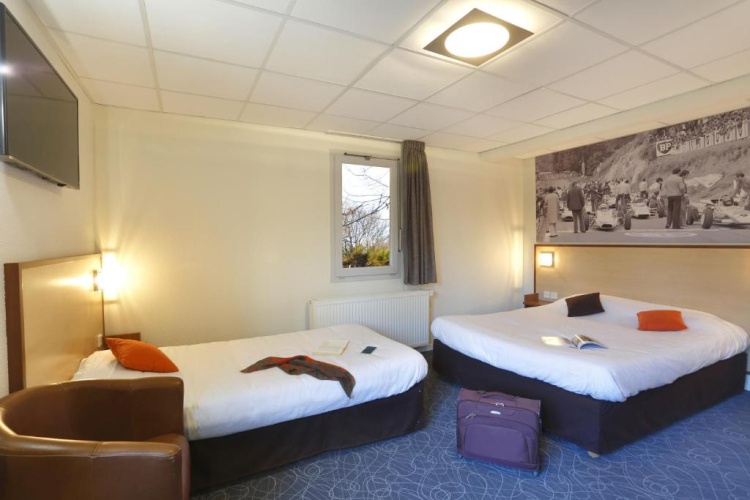 Standard Triple room