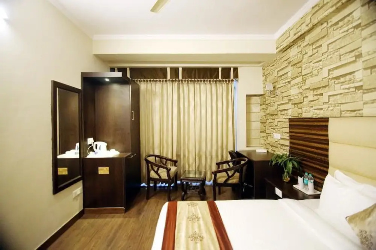 Rousha Inn