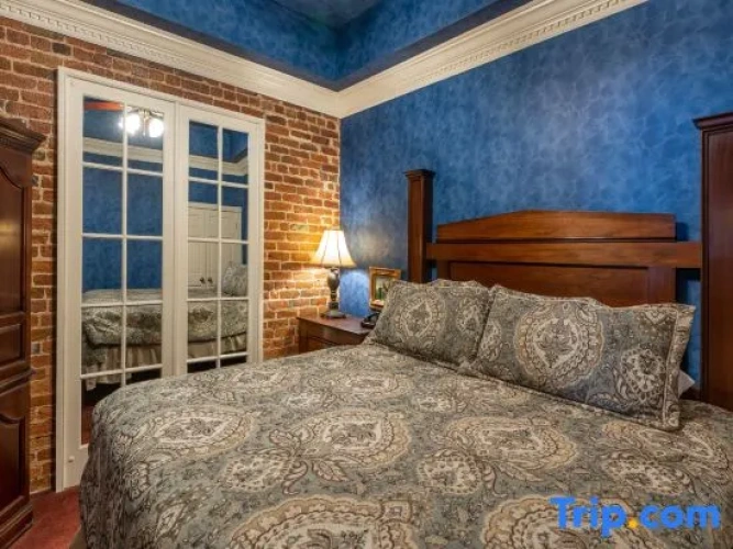 1 Bedroom Deluxe Suite