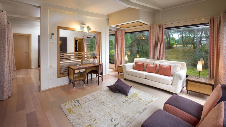 Deluxe Ecolodge Suite