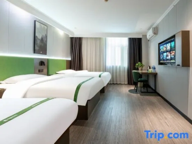 Business Triple Suite