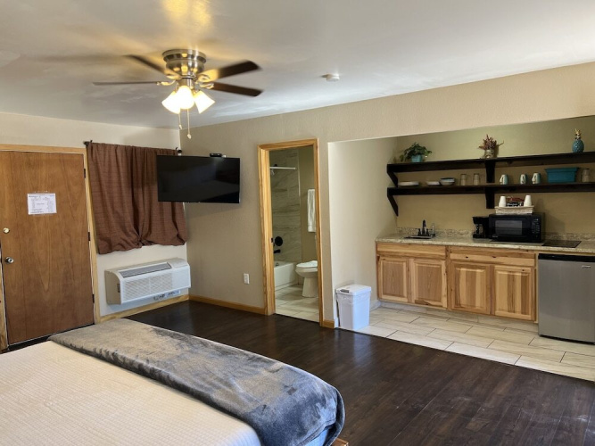 Antlers Inn