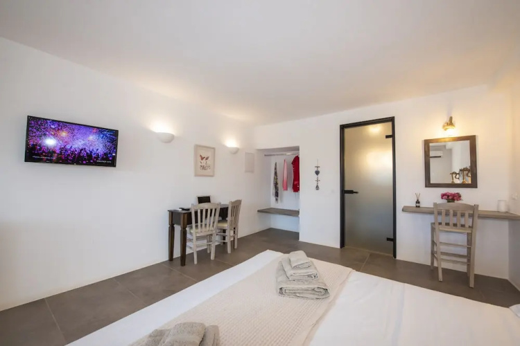 Myrsini's Luxury Suites