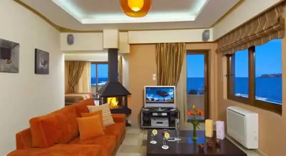 Cavo Seaside Suites