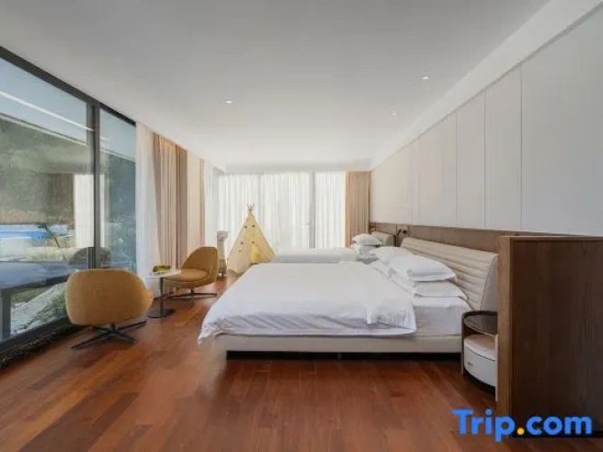 4 Bedrooms Villa