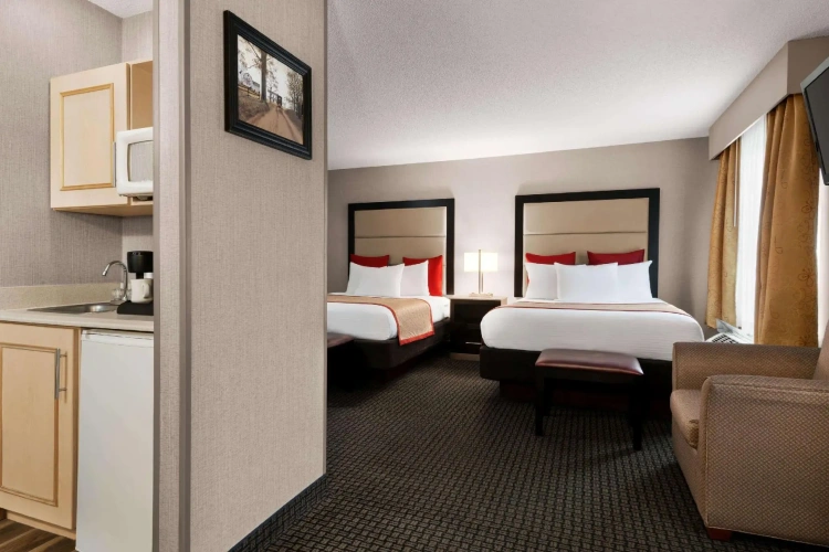 Quadruple Suite