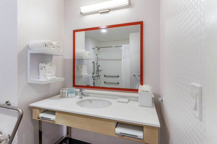 Hampton Inn Oakland Downtown-City Center, CA photo 8
