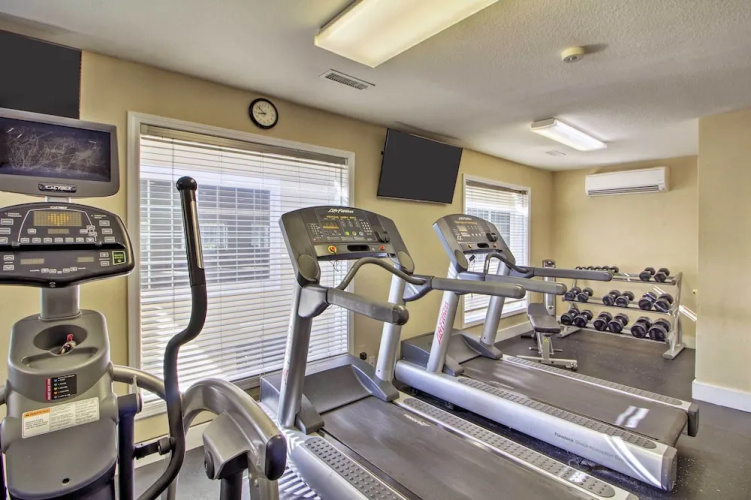 Near Attractions & Shows: Branson Updated Condo