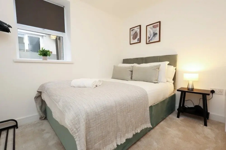Chic 2 Bed Flat Near Central Cardiff