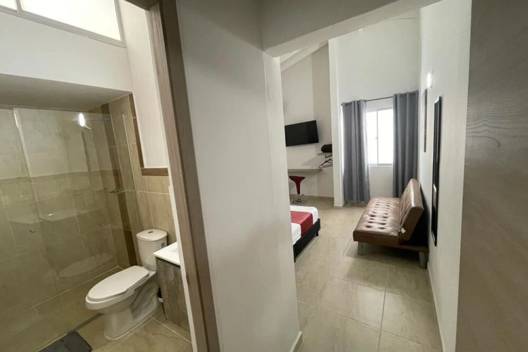 Hotel 12 Nights