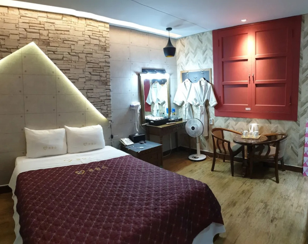 Romance Motel
