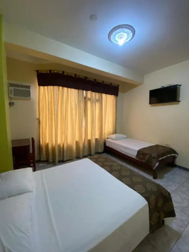 D’ Ruiz Hotel
