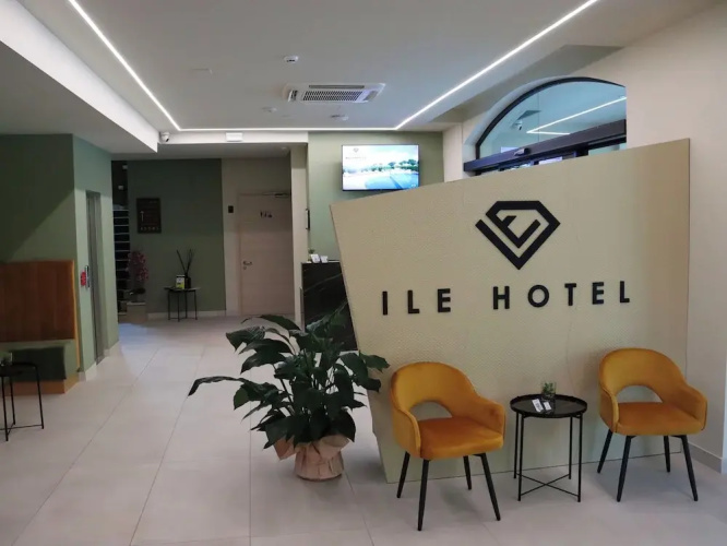 Ile Hotel