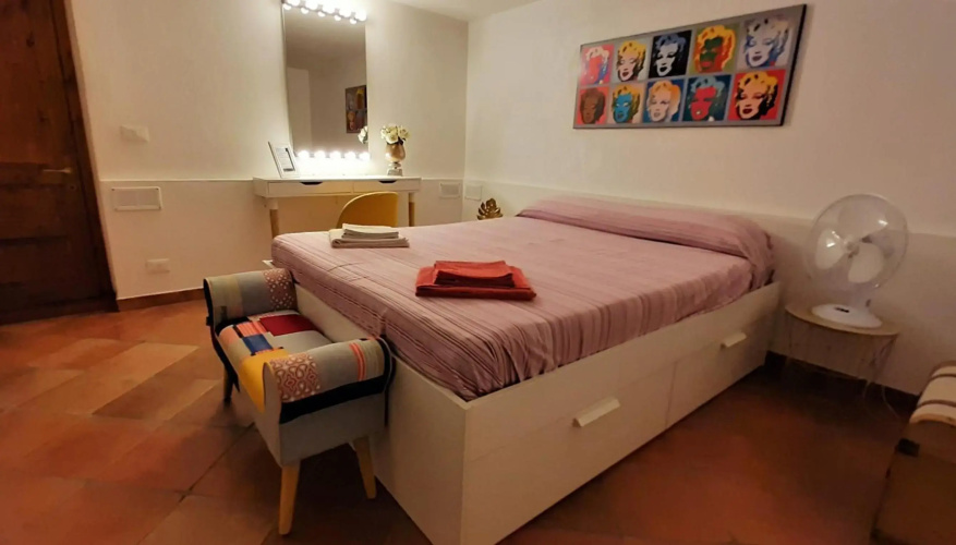 Movie Star Apartment with garden