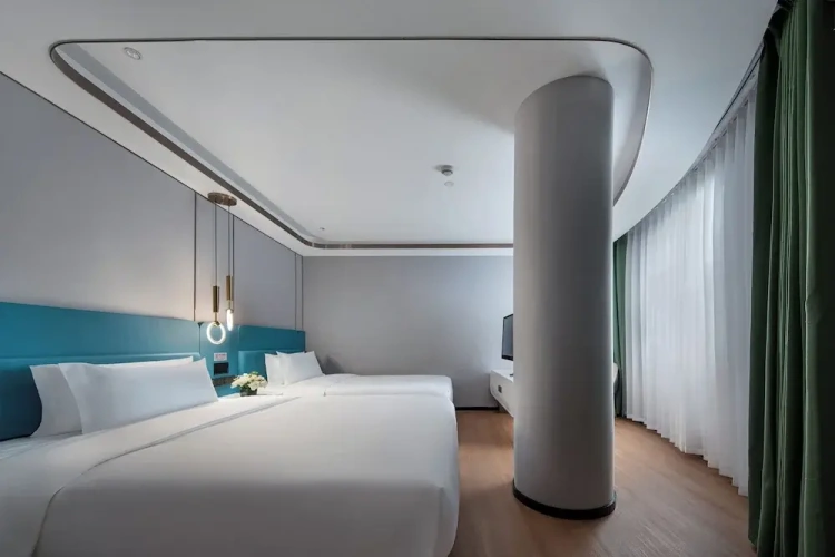 Standard Twin Family room with city view