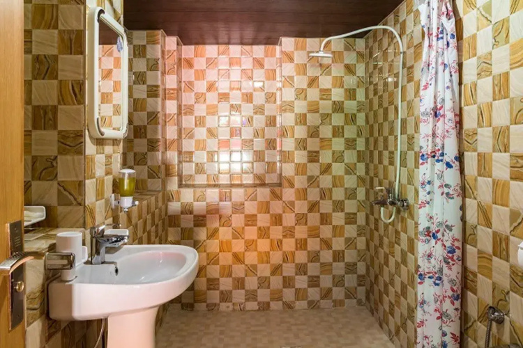Niayesh Boutique Hotel