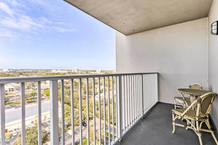 2 Bedrooms Apartment with balcony