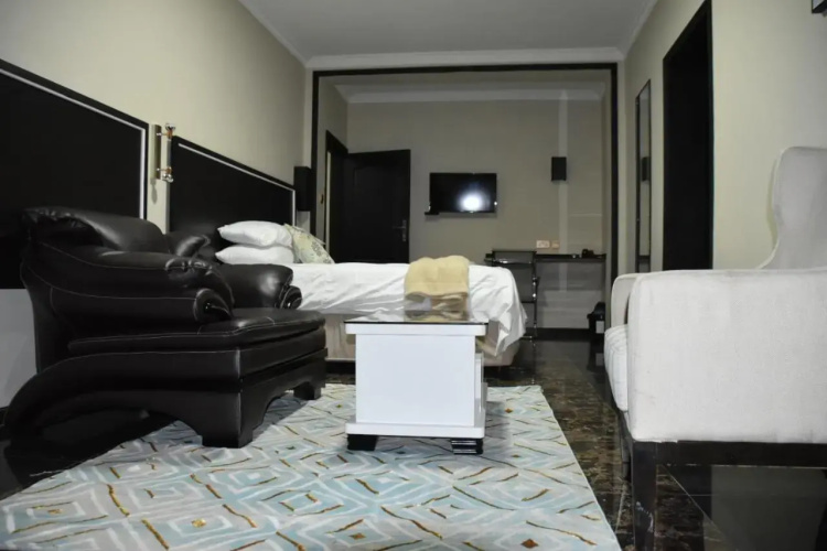 Mlambe Lodges Area 12