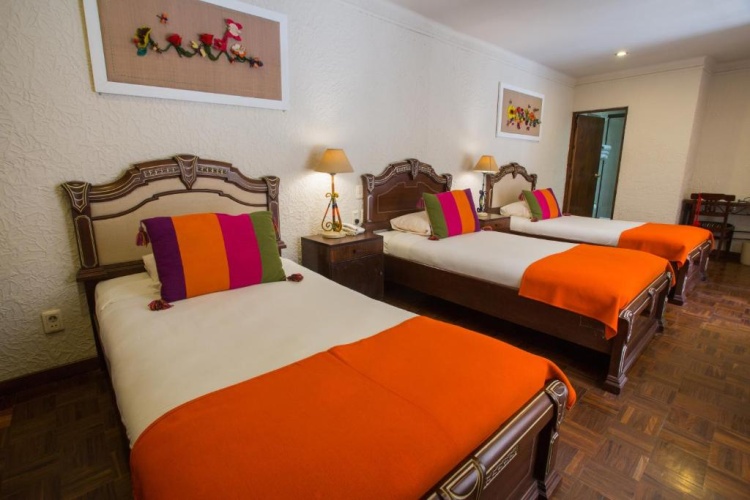 Standard Triple room