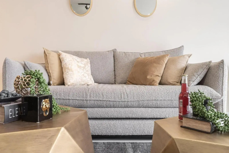 Renovated 2 BR with 2 BTH front Mamilla Mall