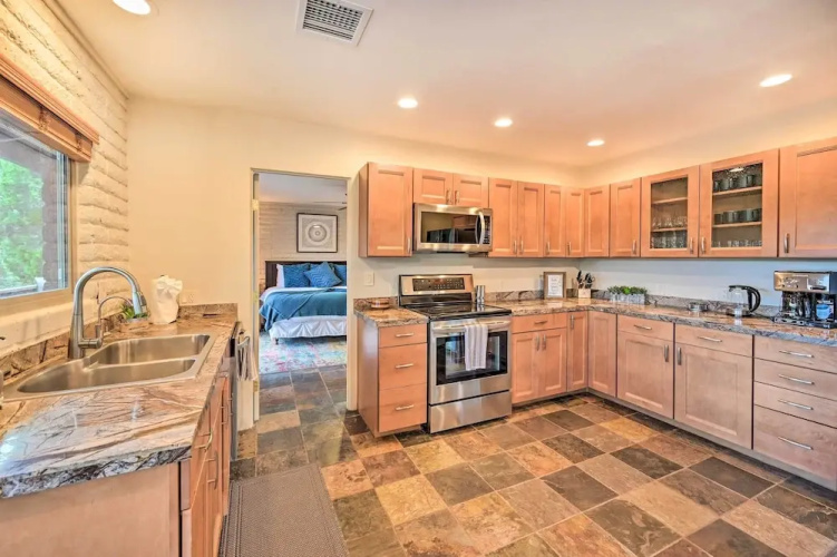 Patio & Panoramic Desert Views: Sedona Getaway!