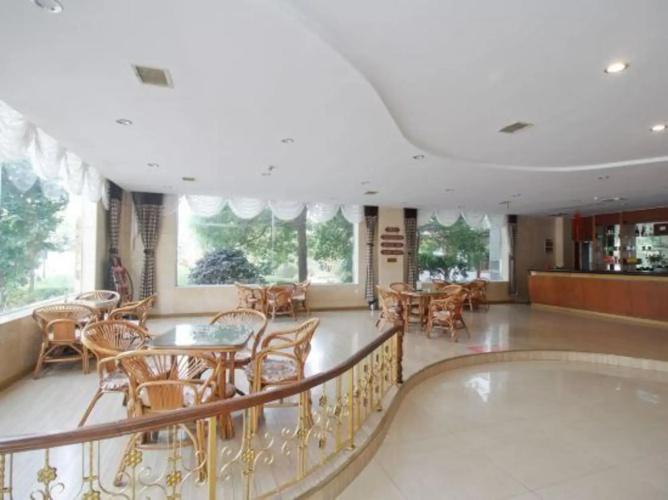 Sanhe International Hotel