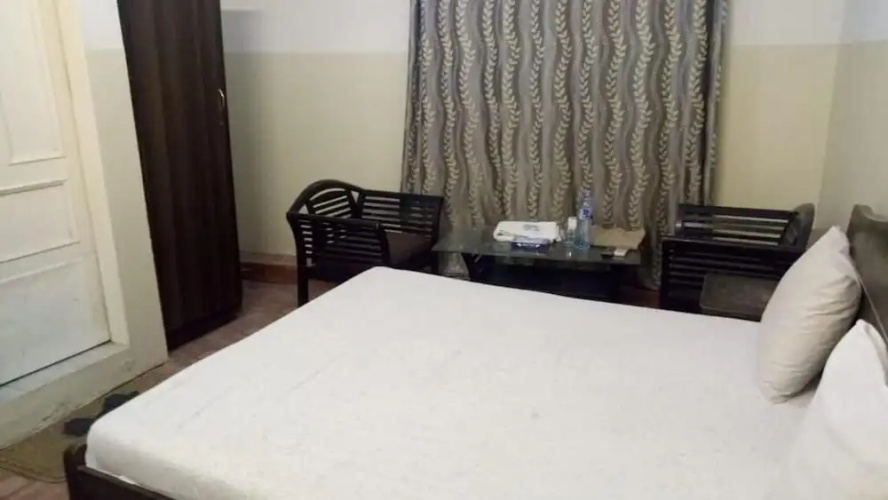Four Season Guest House
