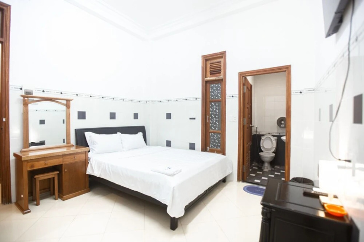 Elisa Hotel