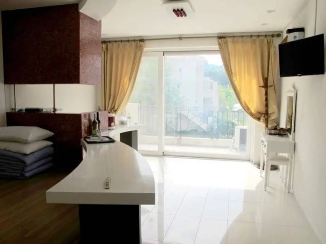 YJ Resort