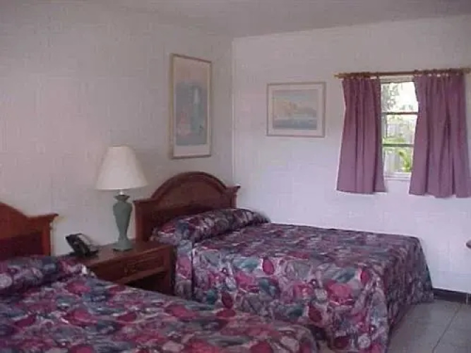 Ronny Dee Resort Motel