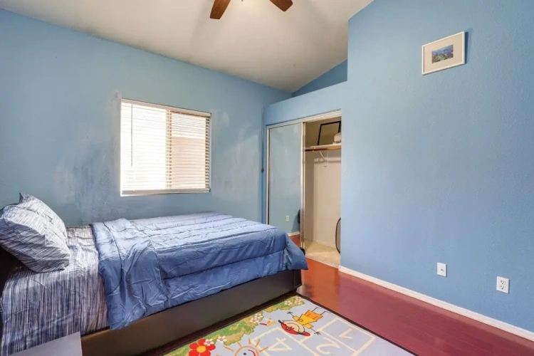 4 Bedrooms Cottage