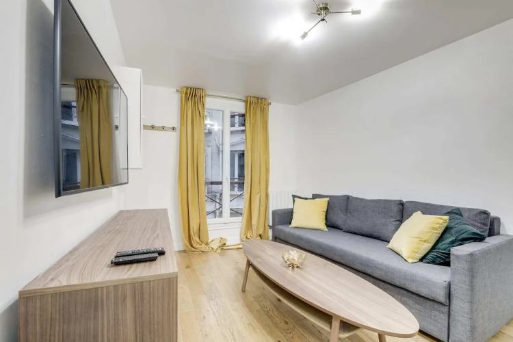 Magnificent Apartment Near Republique - Image 11