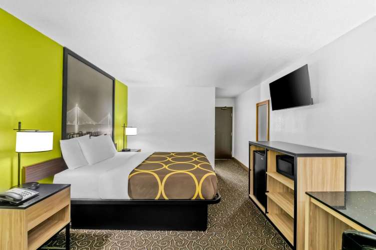 Super 8 by Wyndham Franklin