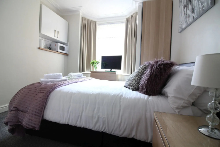 Diamond - Beechfield House Suite 1