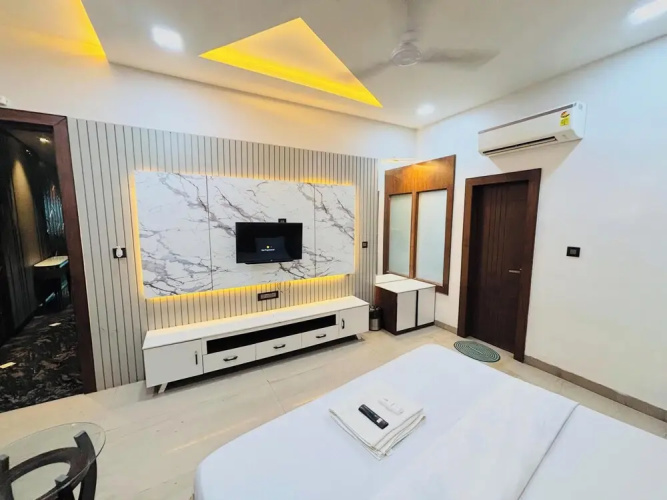 Hotel sadhana palace