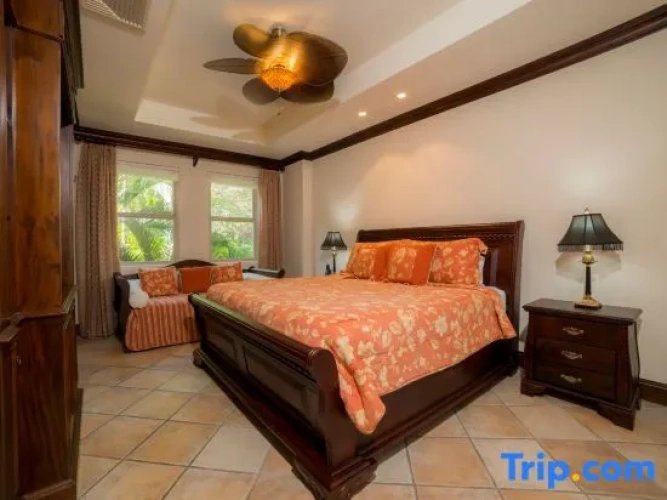 3 Bedrooms Apartment