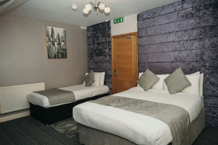 Hotels 247