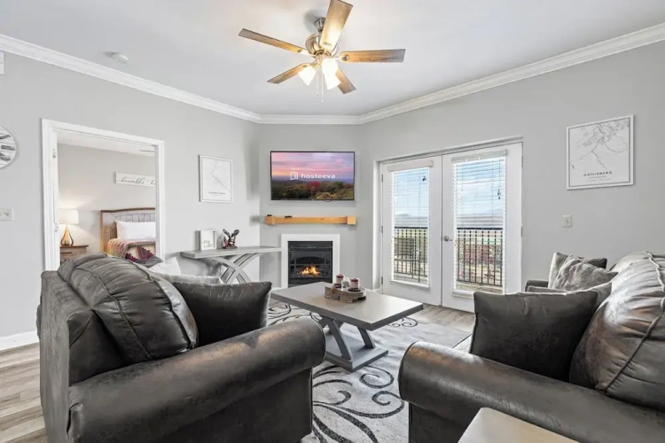 1 Bedroom Deluxe room with balcony and with mountain view