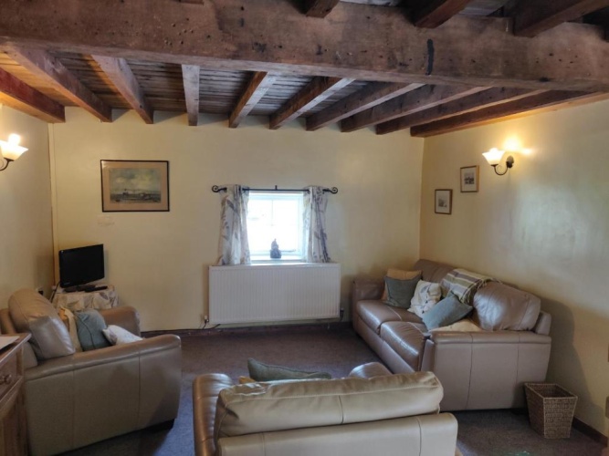 2 Bedrooms Cottage
