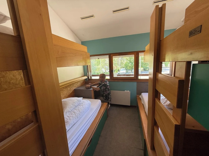 Auberge De Jeunesse Hi Annecy - Seynod