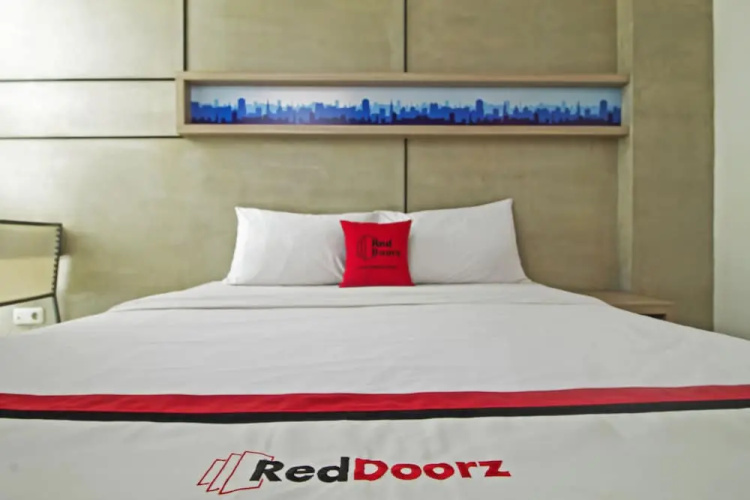 RedDoorz Plus @ Setiabudi Eight
