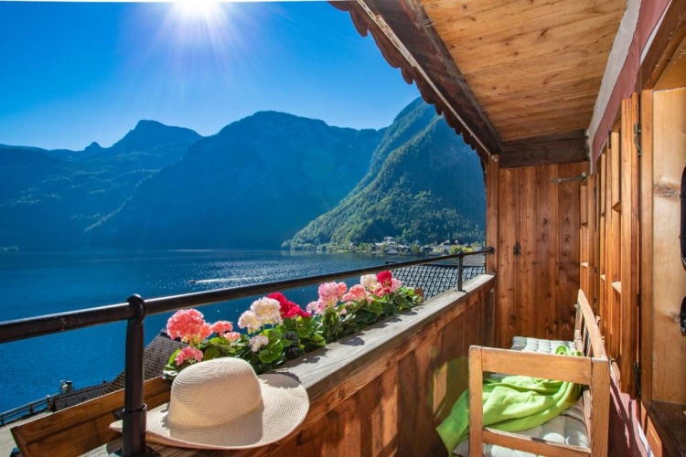 Apartment with balcony