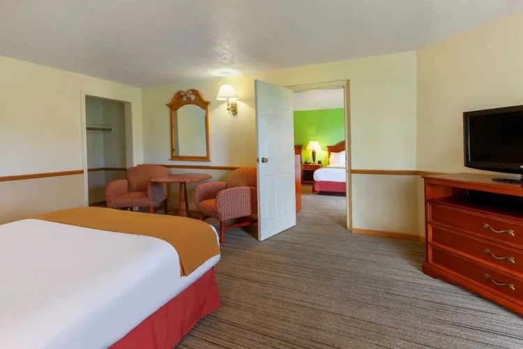 Suite with balcony