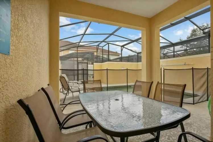8953 Beautiful House With Pool